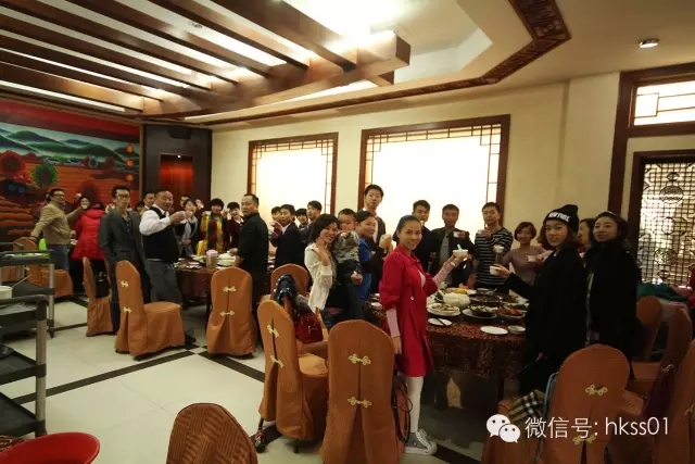 ʢ�����F(tu��n)ȫ�w������ʢ�����i����56�Ç��HС�����ڽMί��(hu��)�ɆTǰ�������T�h��Ȼ��Ȫ����һҹ�Ρ�