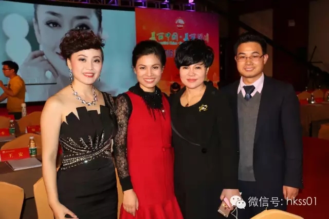 �������f(xi��)�����L��ʢ�����F�����L�����AŮʿ�����F�e�y�A���WԺ������У�L��ͬ��ϯ�˱������